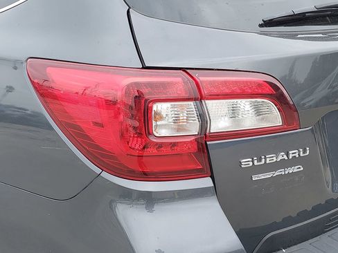 Used 2019 Subaru Outback 3.6R Limited w/ Popular Package #2 image 11