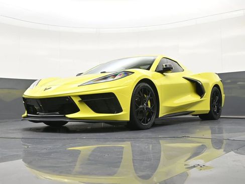 Used 2022 Chevrolet Corvette Stingray Preferred Conv w/ Z51 Performance Package RWD image 24
