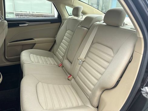 Used 2014 Ford Fusion SE FWD image 32