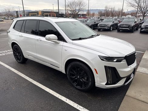 Used 2020 Cadillac XT6 Sport image 1