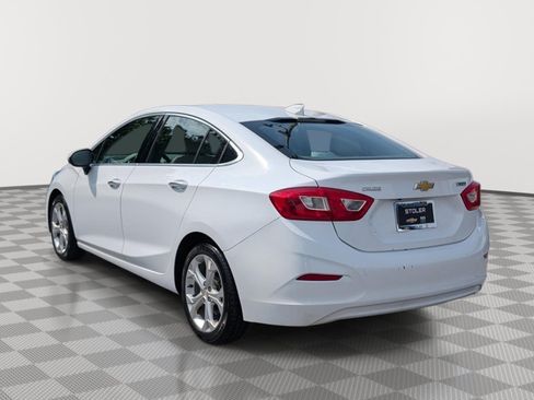 Used 2017 Chevrolet Cruze Premier FWD image 3