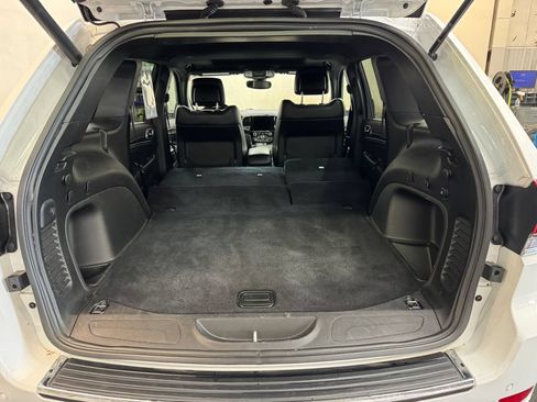 Used 2022 Jeep Grand Cherokee Limited AWD/4WD image 7