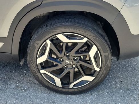 Certified 2024 Kia Seltos SX w/ SX Sunroof Package AWD/4WD image 6