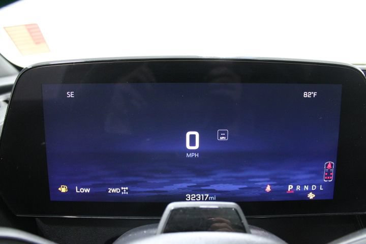 Used 2025 Chevrolet Traverse RS AWD/4WD image 46