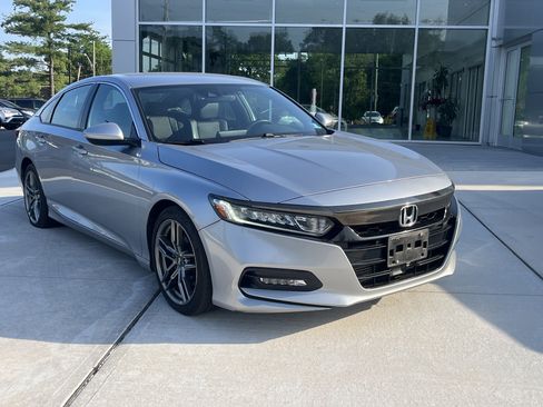 Used 2020 Honda Accord Sport image 2