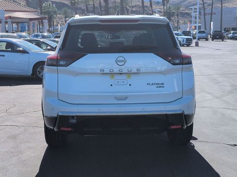New 2026 Nissan Rogue Platinum image 4