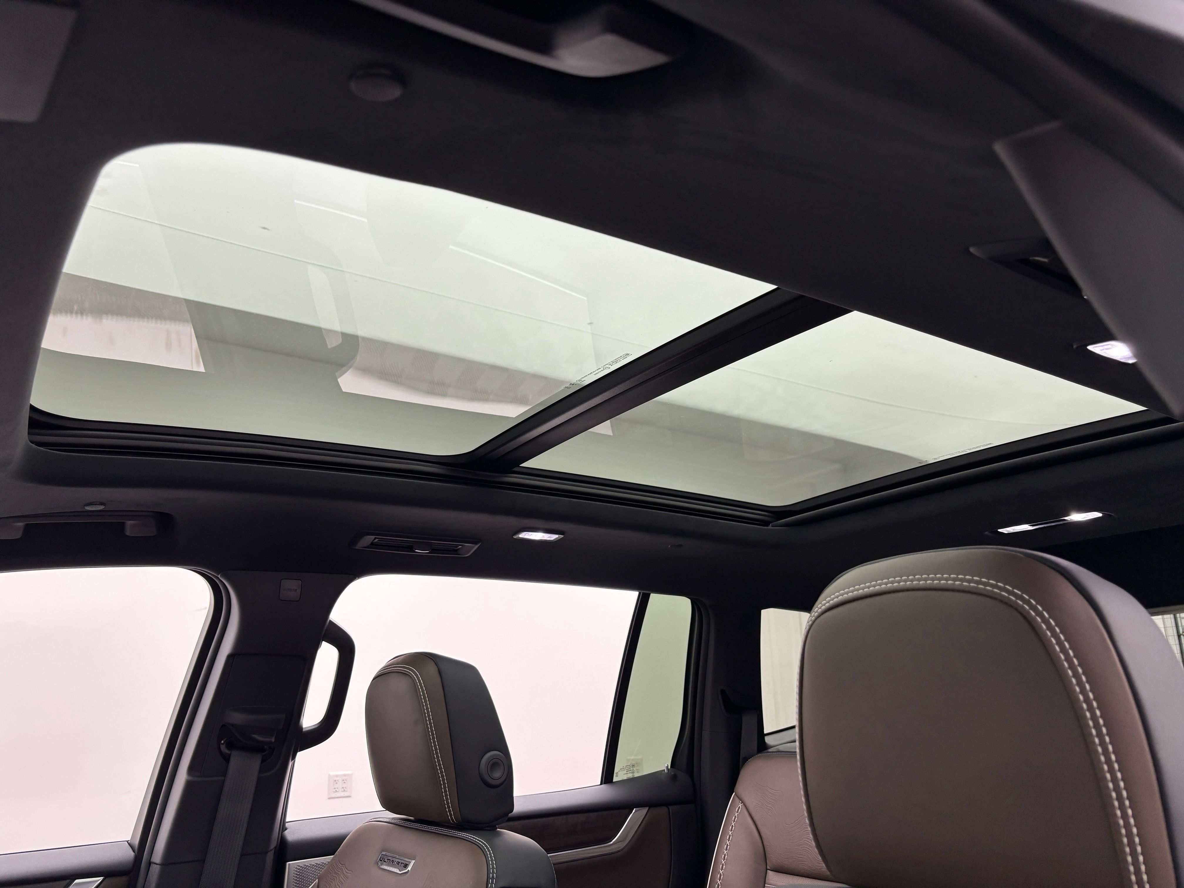 New 2026 GMC Acadia Denali Ultimate w/ LPO, Floor Liner Package AWD/4WD image 5