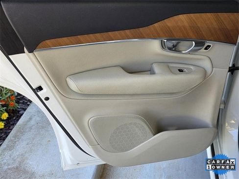 Used 2021 Volvo XC90 T8 Inscription Expression w/ Climate Package image 39