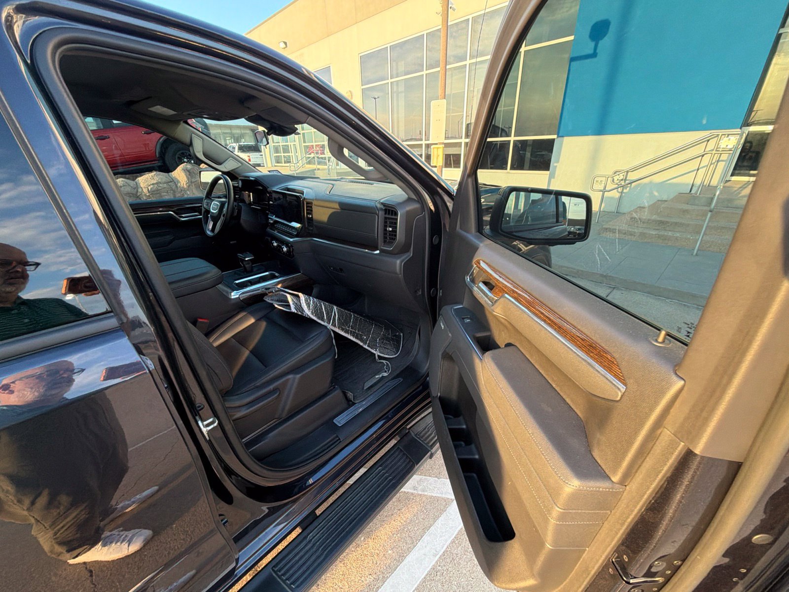 Used 2025 GMC Sierra 1500 Elevation w/ Elevation Premium Package AWD/4WD image 26