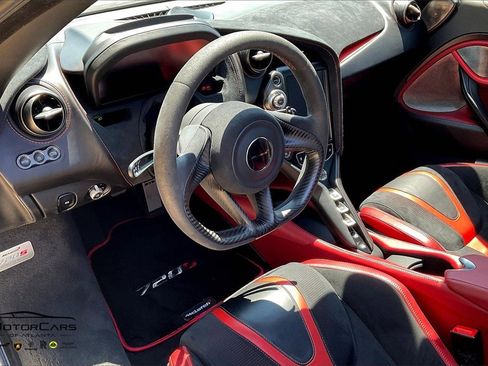 Used 2018 McLaren 720S Performance image 13