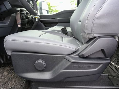 New 2025 Ford F350 XL w/ XL Chrome Package image 33