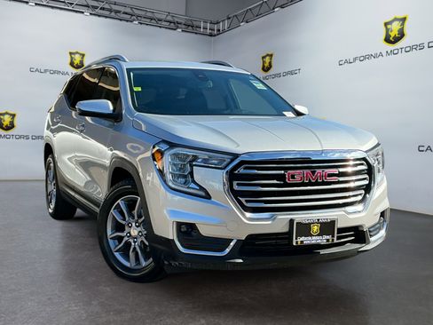 Used 2022 GMC Terrain SLT image 3