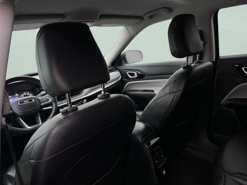 Used 2022 Jeep Compass Limited image 24