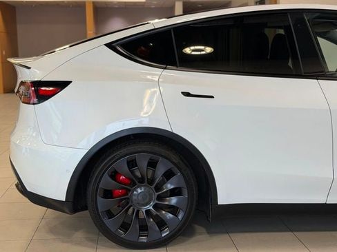 Used 2022 Tesla Model Y Performance AWD/4WD image 17