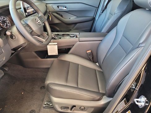 New 2026 Nissan Rogue SV image 9