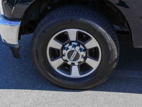 Used 2022 Ford F250 XL w/ Power Equipment Group image 9