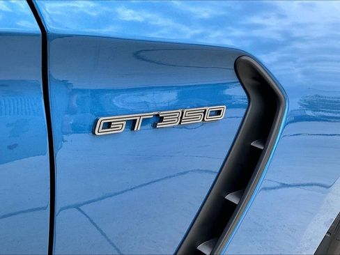 Used 2019 Ford Mustang Shelby GT350 w/ Technology Package RWD image 37