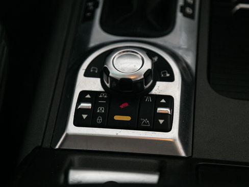 Used 2011 Land Rover Range Rover HSE AWD/4WD image 37