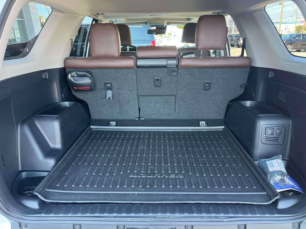 Used 2023 Toyota 4Runner Limited AWD/4WD image 17