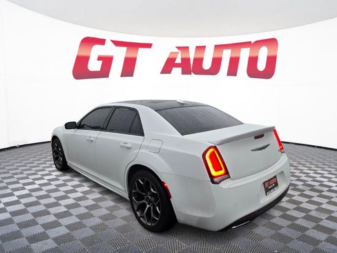 Used 2018 Chrysler 300 S w/ 300S Premium Group image 4