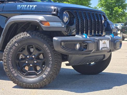 Used 2023 Jeep Wrangler Unlimited w/ Cold Weather Group AWD/4WD image 2