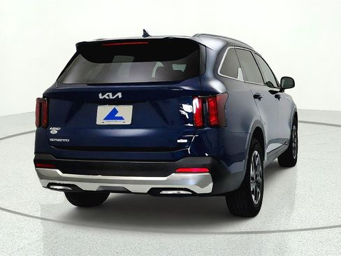 Used 2024 Kia Sorento S w/ Panoramic Sunroof Package AWD/4WD image 6