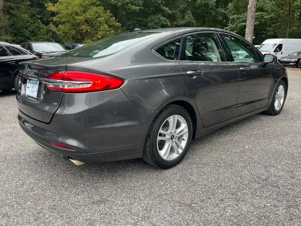 Used 2018 Ford Fusion SE FWD image 5