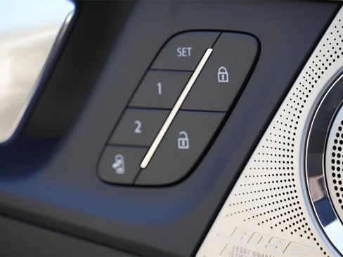 New 2026 Buick Enclave Avenir image 18