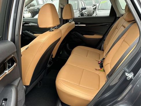 Used 2024 Kia Seltos EX image 19