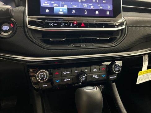 New 2026 Jeep Compass Latitude image 25