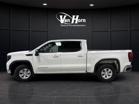 Used 2023 GMC Sierra 1500 SLE w/ Enhanced Capability Package AWD/4WD image 4