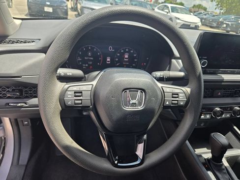 Used 2025 Honda Accord LX image 16