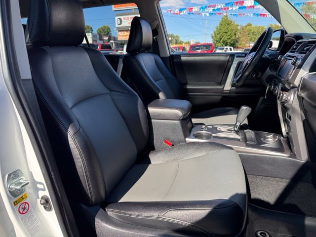 Used 2016 Toyota 4Runner SR5 Premium w/ Preferred Accessory Package AWD/4WD image 16