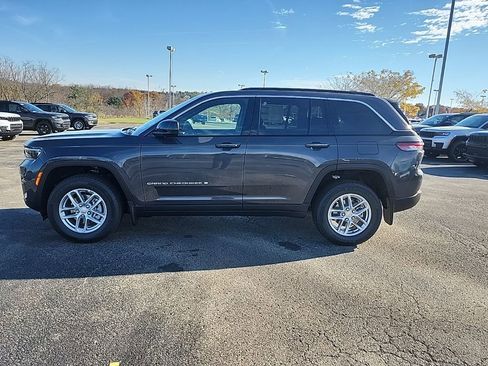 New 2025 Jeep Grand Cherokee Laredo X w/ Luxury Tech Group I image 6