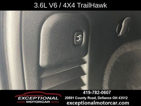 Used 2021 Jeep Grand Cherokee Trailhawk w/ Trailhawk Luxury Group AWD/4WD image 48