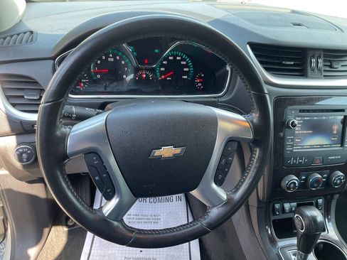 Used 2016 Chevrolet Traverse LT w/ Style and Technology Package FWD image 13
