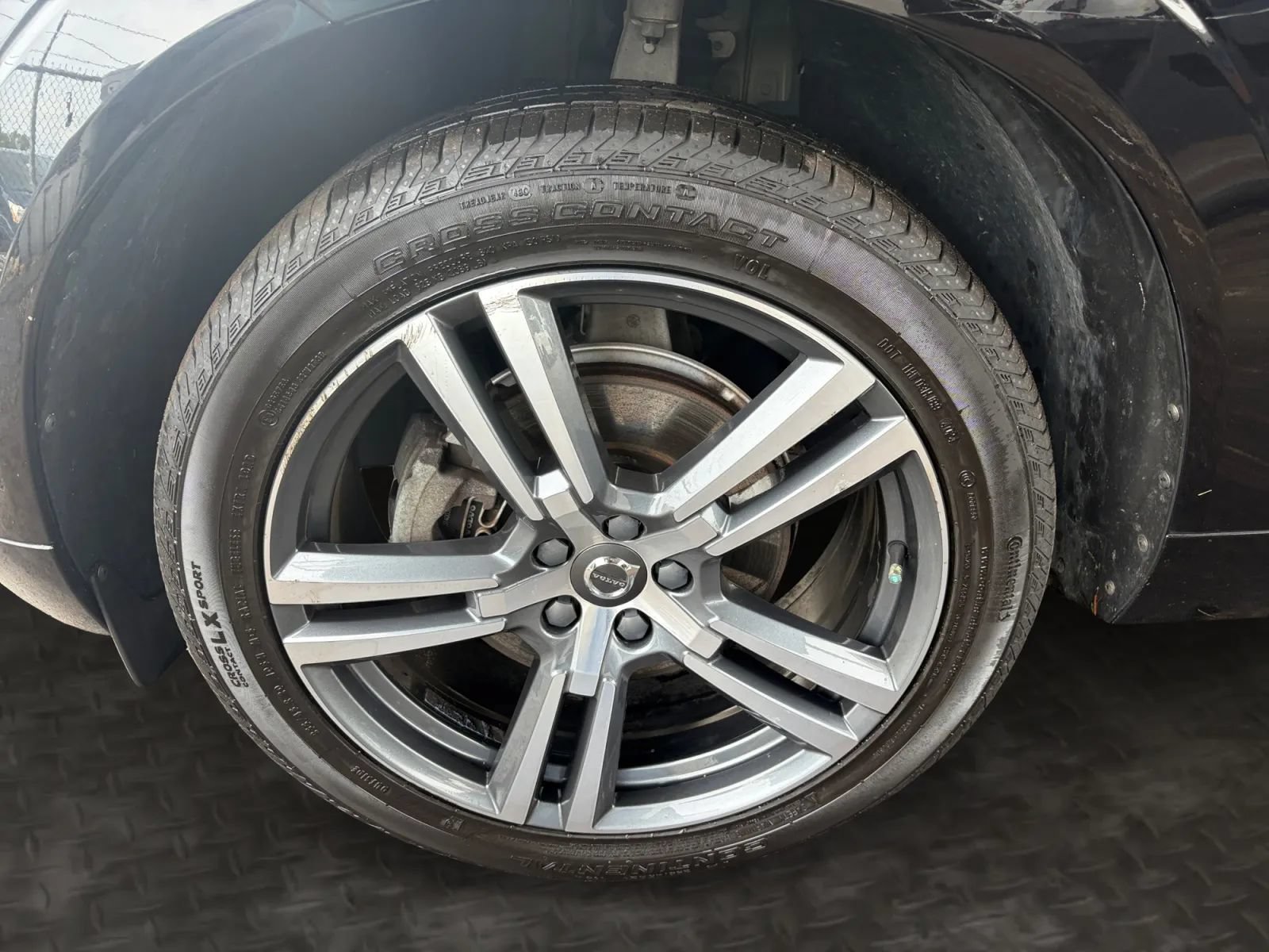 Used 2021 Volvo XC60 T5 Momentum w/ Protection Package Premier AWD/4WD image 35