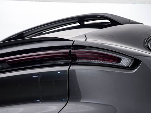 Used 2025 Porsche Cayenne Coupe image 13