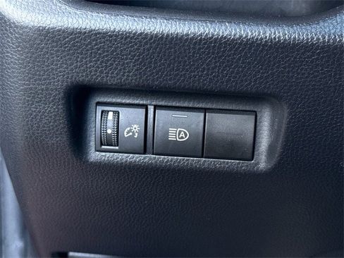 Used 2022 Toyota RAV4 LE image 23