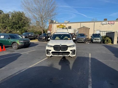 Used 2021 BMW X7 xDrive40i w/ M Sport Package image 3