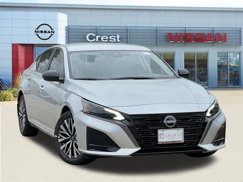 New 2026 Nissan Altima 2.5 SV FWD image 1