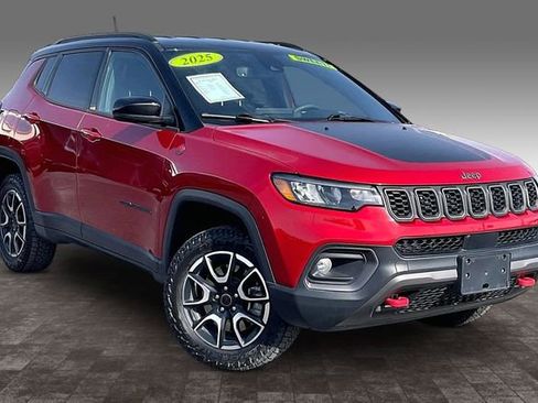 Used 2025 Jeep Compass Trailhawk AWD/4WD image 11