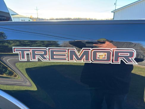 Used 2022 Ford F250 Lariat w/ Tremor Off-Road Package image 15