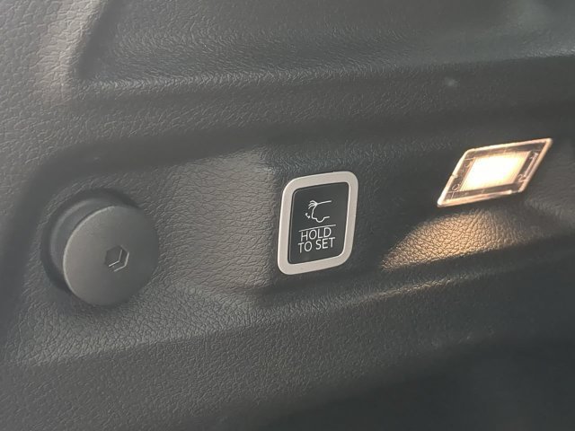 Used 2024 Jeep Grand Cherokee L Limited RWD image 15