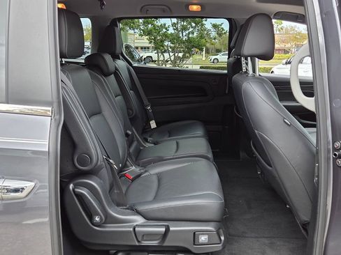 Certified 2024 Honda Odyssey EX-L image 17