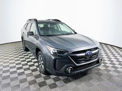 Used 2024 Subaru Outback Premium image 3