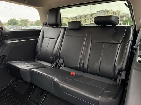 Used 2024 Ford Expedition XLT RWD image 30