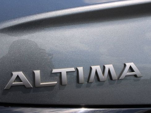Used 2024 Nissan Altima 2.5 SV FWD image 14
