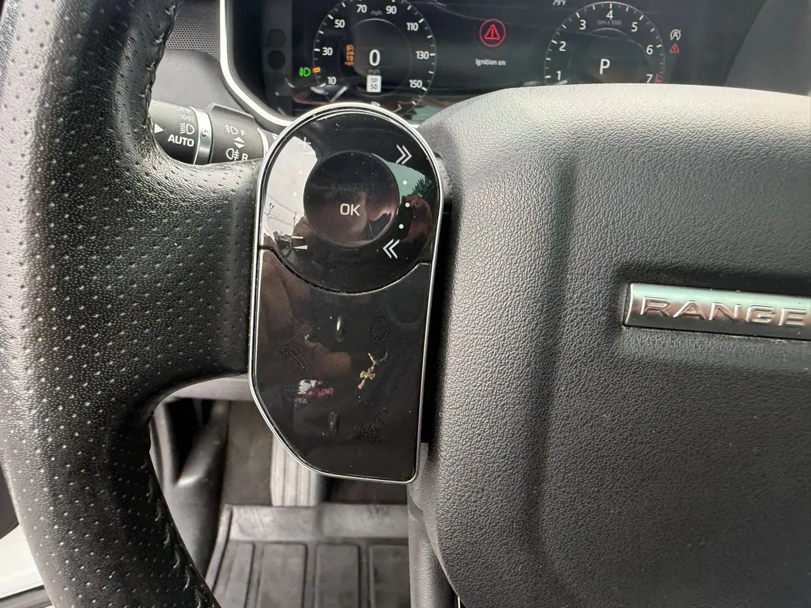 Used 2019 Land Rover Range Rover Sport HSE AWD/4WD image 19
