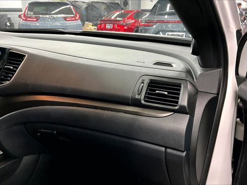 Used 2023 Honda Passport TrailSport image 18